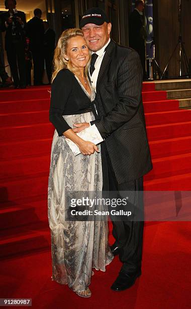 Former pro boxer Axel Schulz and pregnant Patricia Reich attend the Goldene Henne 2009 awards at Friedrichstadtpalast on September 30, 2009 in...