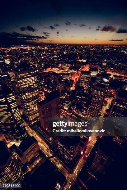 luces de sydney - torre de centerpoint fotografías e imágenes de stock