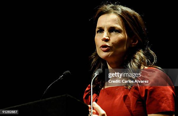 Actress Julia Ormond attends "Save the Children" ceremony awards at Círculo de Bellas Artes on September 30, 2009 in Madrid, Spain.