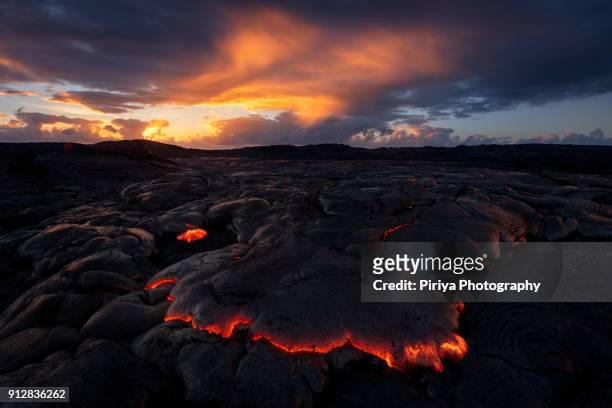lava surface flow front at big island hawaii - hawaii volcanoes national park stock pictures, royalty-free photos & images