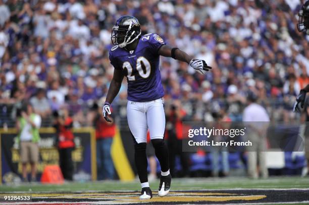 Ed Reed of the Baltimore Ravens defends against the Cleveland Browns at M&T Bank Stadium on September 27, 2009 in Baltimore, Maryland. The Ravens...