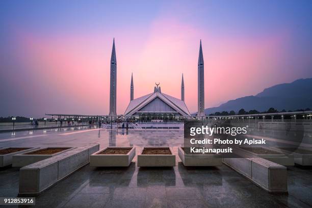 shah faisal masjid , islamabad, pakistan - islamabad stock pictures, royalty-free photos & images