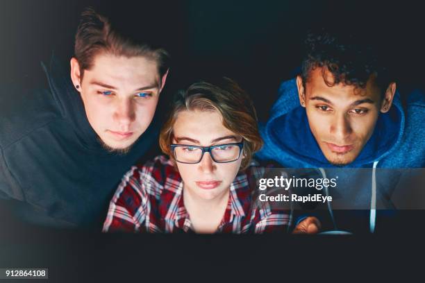 Everyone Staring At Computer Teenager Staring At Screen Photos and Premium High Res Pictures - Getty ...
