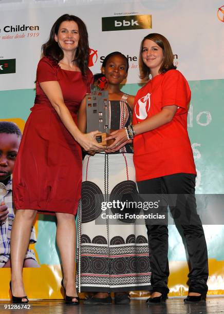 Julia Ormond receives a "Save The Children Award" at the Circulo de las Bellas Artes on September 30, 2009 in Madrid, Spain.