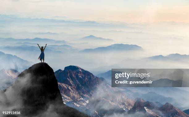 freedom - arms raised mountain stock pictures, royalty-free photos & images