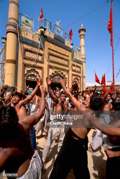 Self mutilation of Shi'as, during the annual ceremony of Urs of Lal Shabaz Qalandar at the entrance of his shrine, September, 2006 in Sehwan Sharif,...