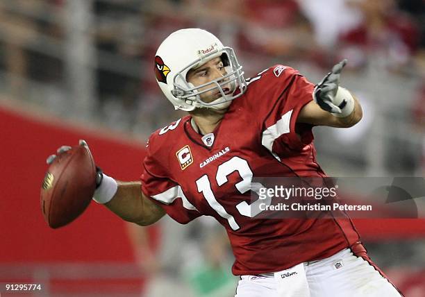 Quarterback Kurt Warner of the Arizona Cardinals throws a pass during the NFL game against the Indianapolis Colts at the Universtity of Phoenix...