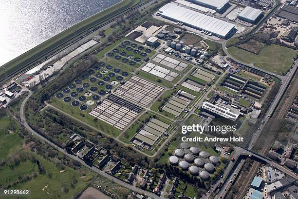 aerial view of pickett's lock sewage works - enfield stock-fotos und bilder
