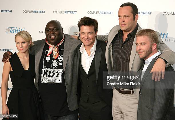 Cast Kristen Bell,Faizon Love,Jason Bateman,Vince Vaughn and Director Peter Billingsley pose for a photo at the premiere of 'Couples Retreat' at the...