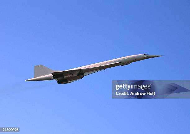 concorde supersonic aircraft - concorde in flight stock pictures, royalty-free photos & images
