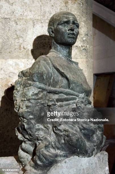 Giordano Bruno at the stake, a bronze sculpture of Salvatore Buemi , Narni , 2015. .