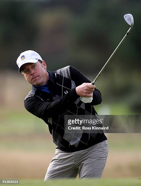 Hollywood film star Greg Kinnear in action on the 11th hole during the first round of The Alfred Dunhill Links Championship at Carnoustie Golf Club...