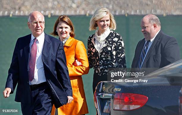 Elizabeth Smart , Mark Scharman of the Salt Lake City Police Department, Louis Smart her mother and Richard Lambert of the U.S. Attorneys office,...