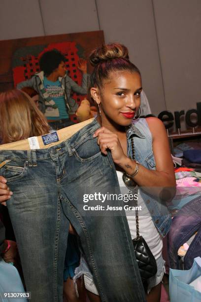 Melody Thornton attends the Superdry booth at the Kari Feinstein Primetime Emmy Awardsat Zune LA on September 18, 2009 in Los Angeles, California.