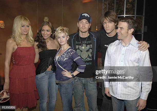 Paris Hilton, Fuse VJ Marianela, Elisha Cuthbert, Chad Michael Murray, Jared Padalecki and Fuse VJ Dylan