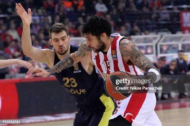 Georgios Printezis, #15 of Olympiacos Piraeus competes with Marko Guduric, #23 of Fenerbahce Dogus Istanbul during the 2017/2018 Turkish Airlines...