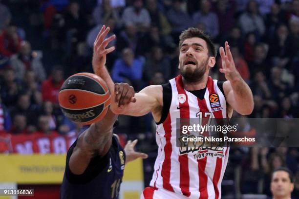 Vangelis Mantzaris, #17 of Olympiacos Piraeus in action during the 2017/2018 Turkish Airlines EuroLeague Regular Season Round 21 between Olympiacos...