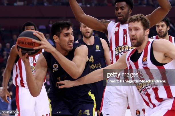 Ahmet Duverioglu, #44 of Fenerbahce Dogus Istanbul competes with Jamel McLean, #1 of Olympiacos Piraeus during the 2017/2018 Turkish Airlines...