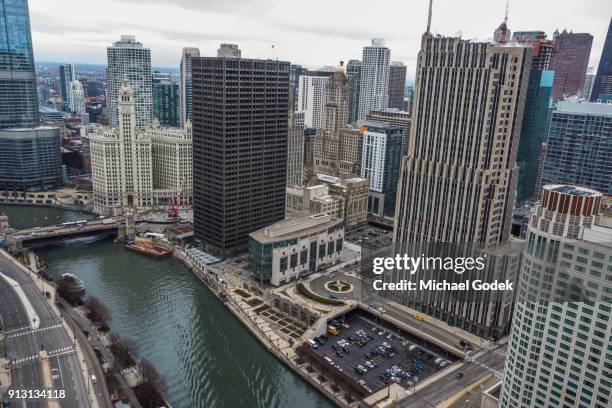 view from downtown chicago rooftop during overcast day - trump international hotel & tower chicago ストックフォトと画像