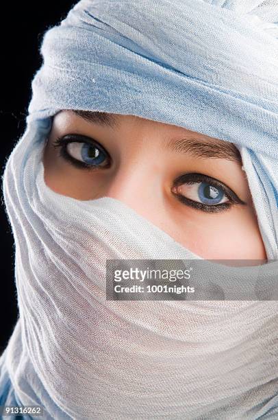 mytserious blue eyes behind tuareg - blue eyed soul stock pictures, royalty-free photos & images
