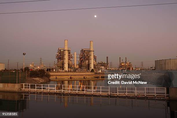 The AES Corporation 495-megawatt Alamitos natural gas-fired power station stands on October 1, 2009 in Long Beach, California. The Obama...