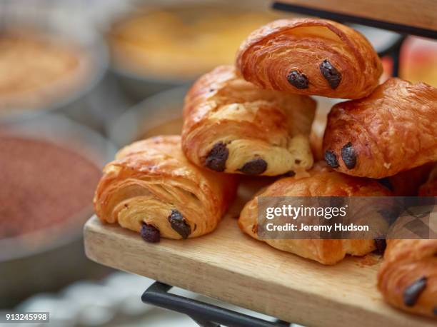 breakfast croissants - pain au chocolat stock pictures, royalty-free photos & images