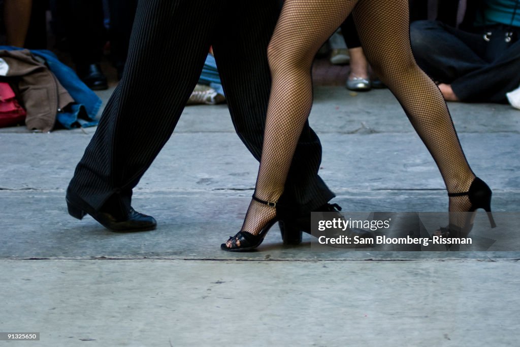 Tango dancers