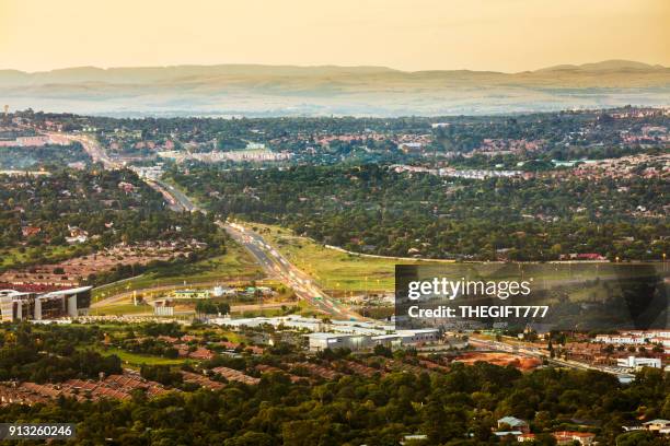 beyers naude interchange from the n1 western bypass highway - west county mall stock pictures, royalty-free photos & images