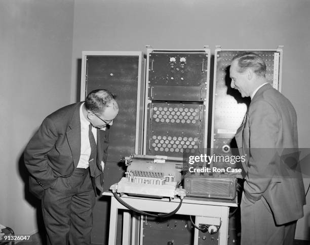 Israeli mathematician and linguist Yehoshua Bar-Hillel , of the Hebrew University of Jerusalem, and Professor D. Fry of University College, London...