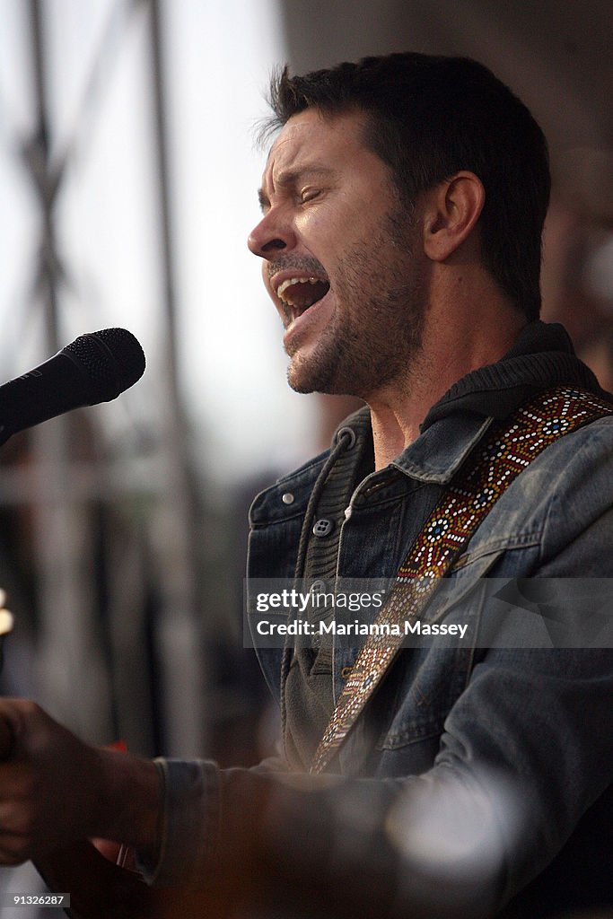 Powder Singer Lead singer of Powderfinger Bernard Fanning performs during an... News ...