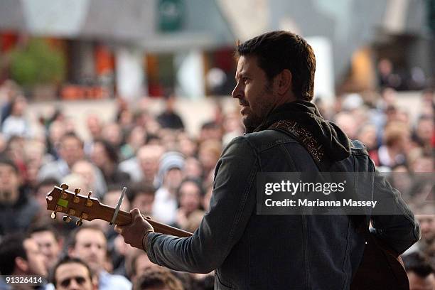 Powder Singer 416 Bernard Fanning Photos & High Res Pictures - Getty Images