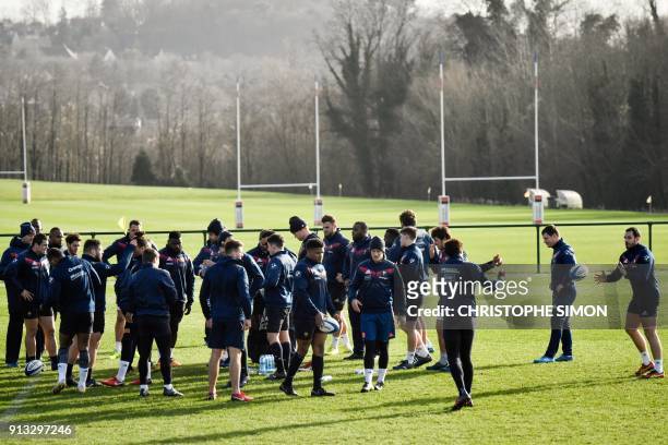 Players of the French XV de France take part in the captain run in Marcoussis on February 2, 2018 on the eve of the Six Nations rugby union match...