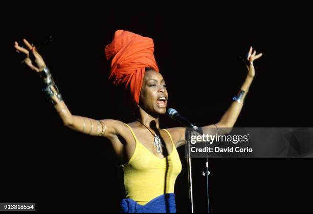 Erykah Badu performing at Jones Beach, Long Island, New York on July 5 1997.