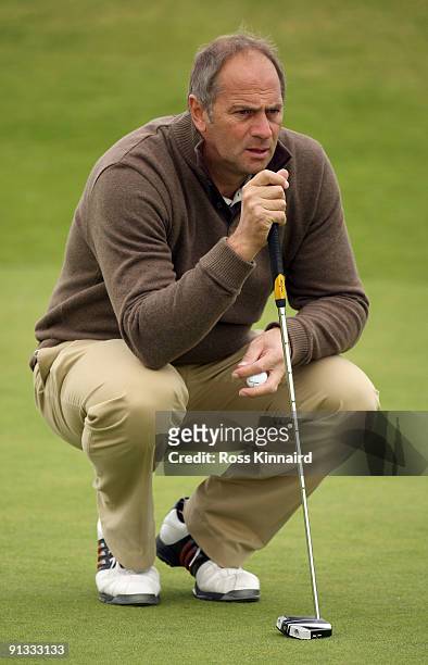 Sir Steve Redgrave on the during the fifth green second round of The Alfred Dunhill Links Championship at Kingsbarns Golf Links on October 2, 2009 in...