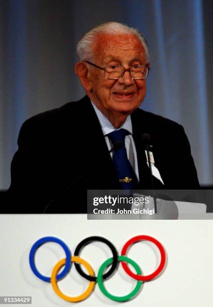 Honorary life president Juan Antonio Samaranch addresses IOC members during the Madrid 2016 presentation on October 2, 2009 at the Bella Centre in...
