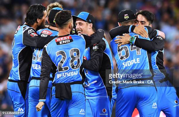 Adelaide Strikers celebrate after winning off the last ball during the Big Bash League match between the Adelaide Strikers and the Melbourne...