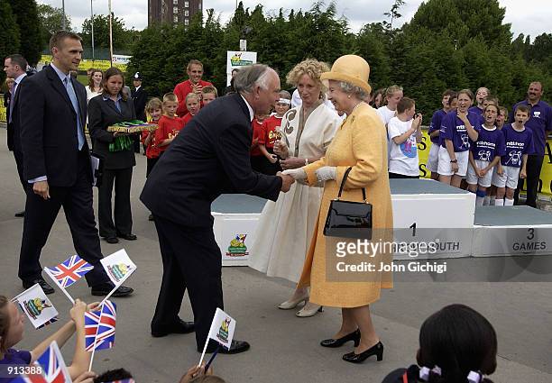 The Queen Presents medals to winners of the hockey tournament in todays 25th London heathrow youth Games held at Crystal Palace, London. DIGITAL...