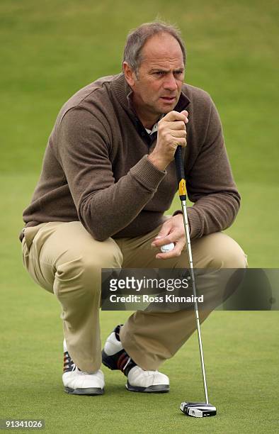 Sir Steve Redgrave on the during the fifth green second round of The Alfred Dunhill Links Championship at Kingsbarns Golf Links on October 2, 2009 in...