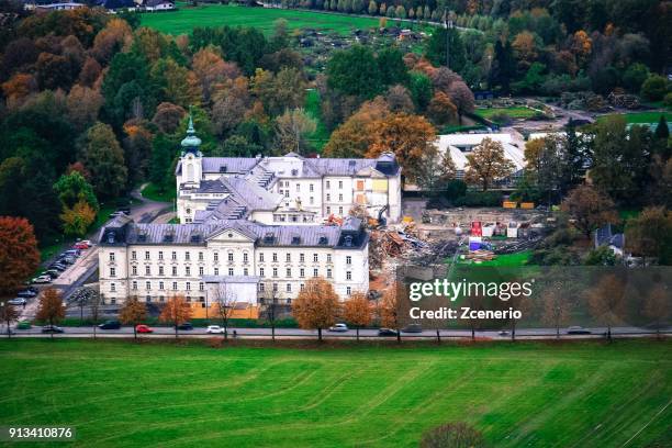 aerial view from the roof of hohensalzburg fortress in the city of salzburg, austria - giardini di mirabell foto e immagini stock