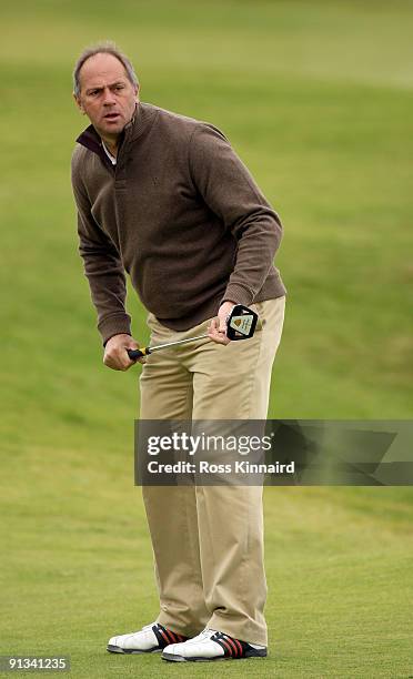 Sir Steve Redgrave on the during the fifth green second round of The Alfred Dunhill Links Championship at Kingsbarns Golf Links on October 2, 2009 in...