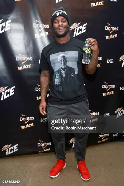 LeVeon Bell from the Pittsburgh Steelers makes an appearance at the Mtn Dew ICE pop-up at the Mall of America on February 2, 2018 in Bloomington,...