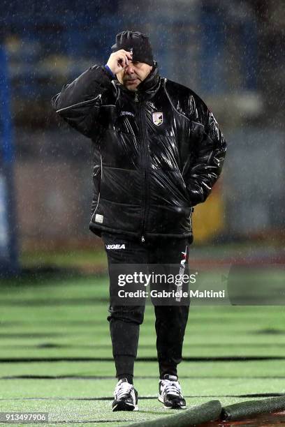 Bruno Tedino manager of US Citta' di Palermo looks on during the serie A match between Empoli FC and US Citta di Palermo on February 2, 2018 in...