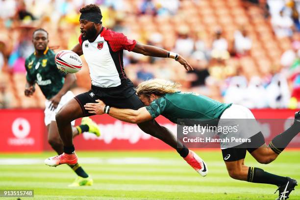 William Tirang of Papua New Guinea makes a break during the 2018 New Zealand Sevens at FMG Stadium on February 3, 2018 in Hamilton, New Zealand.