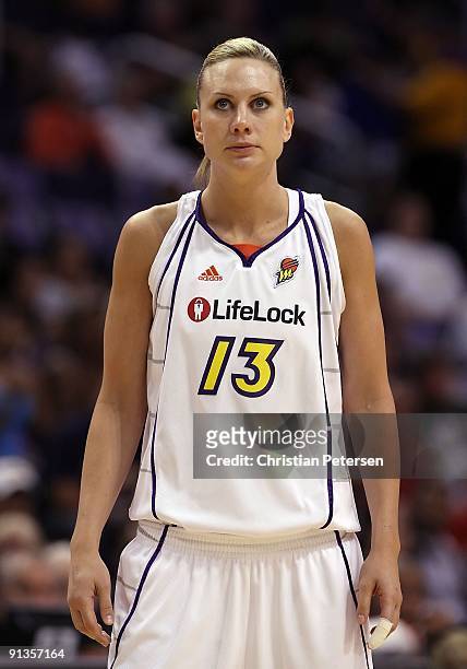 Penny Taylor of the Phoenix Mercury in Game Two of the 2009 WNBA Finals against the Indiana Fever at US Airways Center on October 1, 2009 in Phoenix,...