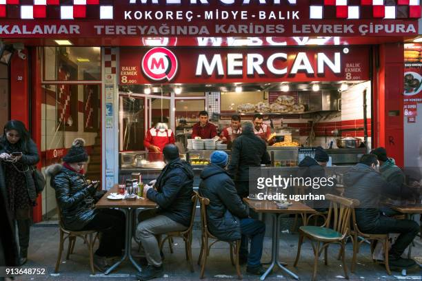 bazar de kadikoy à istanbul. - intestin animal photos et images de collection