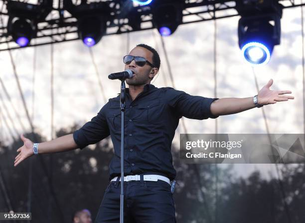 Musician John Legend performs during Day 1 of the 2009 Austin City Limits Music Festival on October 2, 2009 in Austin, Texas.