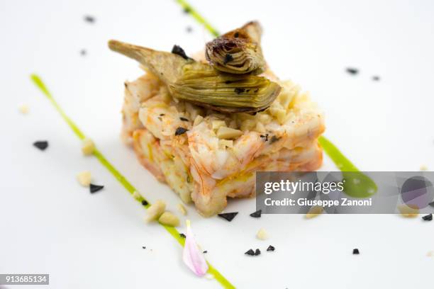 timbale of shrimps and squids - seafood platter stockfoto's en -beelden