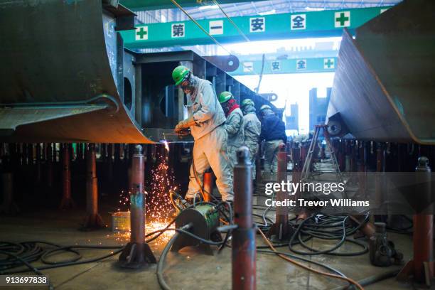 Ship Building Factory Shipbuilder Photos and Premium High Res Pictures - Getty Images