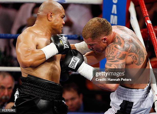 David Tua and Shane Cameron exchange blows during their heavyweight fight at Mystery Creek on October 3, 2009 in Hamilton, New Zealand.
