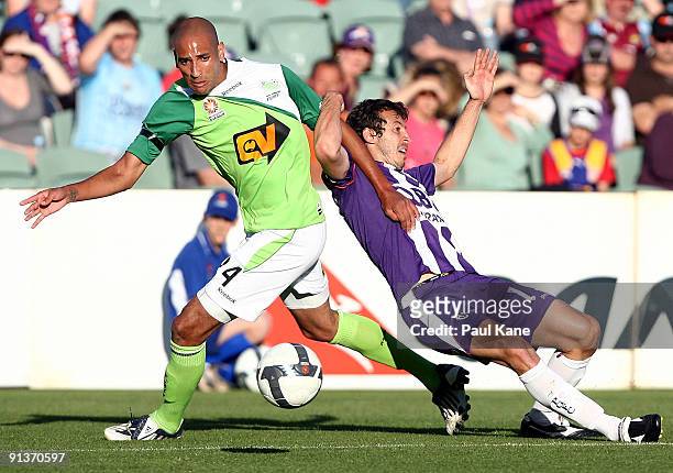 Naum Sekulovski of the Glory and Dyron Daal of the Fury compete for the ball during the round nine A-League match between the Perth Glory and the...